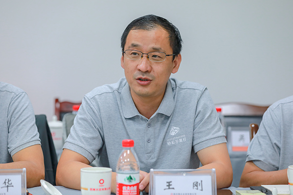 王刚.jpg